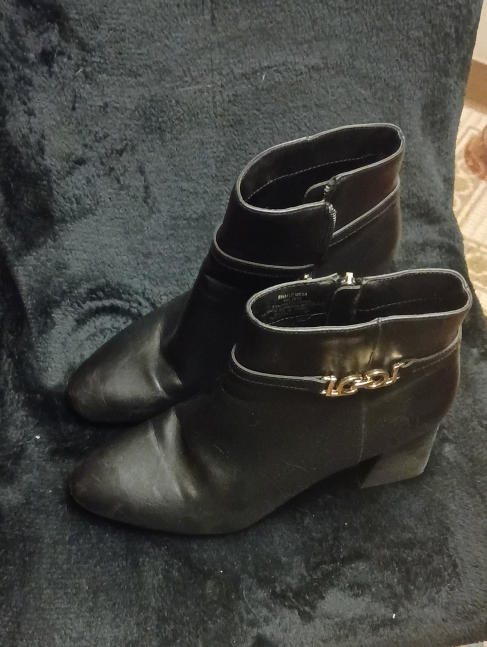 Liz Claiborne Classic Black Women's Ankle Boots with Gold Accent Size 8.5